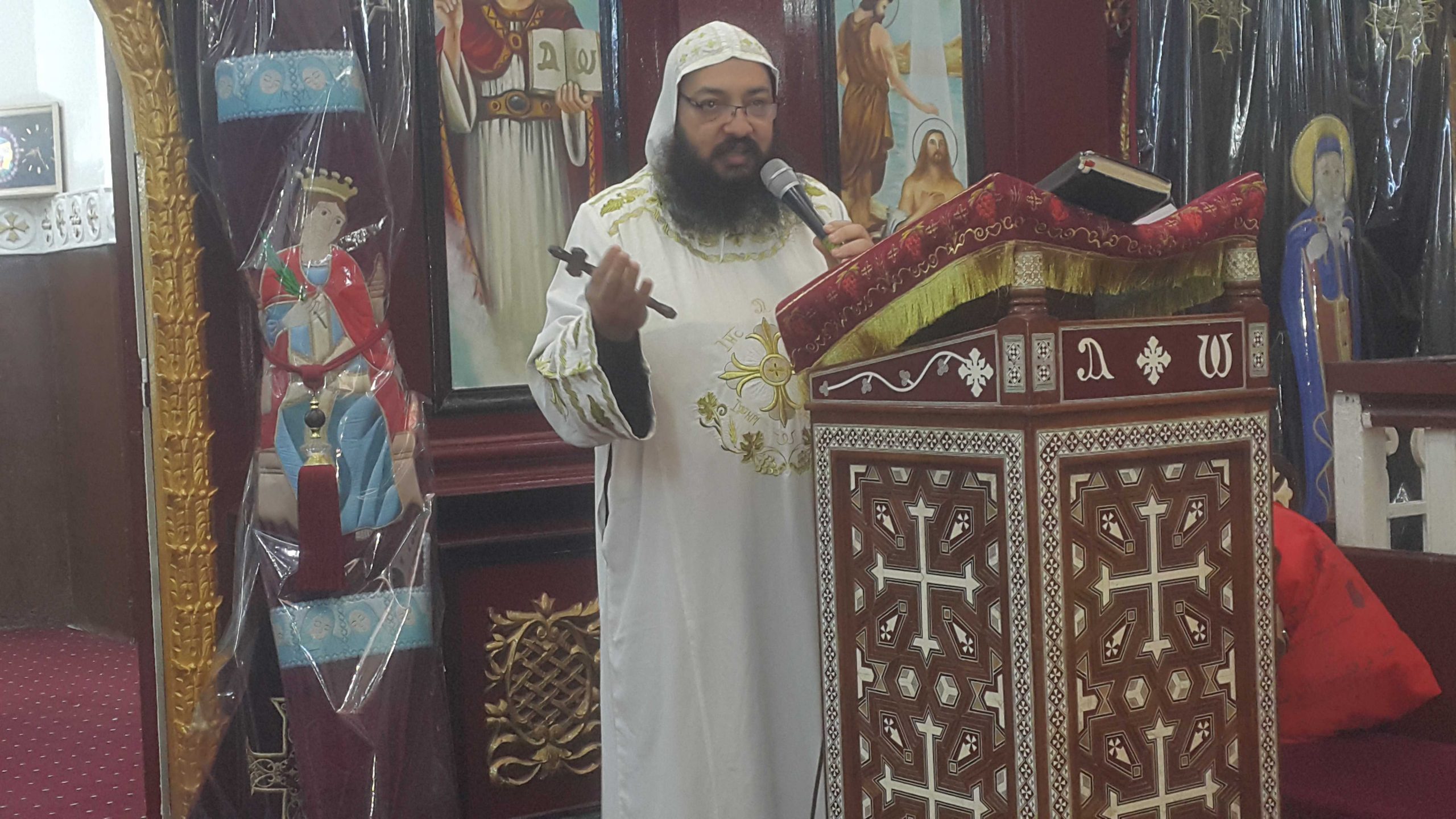 القمص اكسيوس الانبا بيشوي يصلي قداس الاحد 23/ 12/ 2018